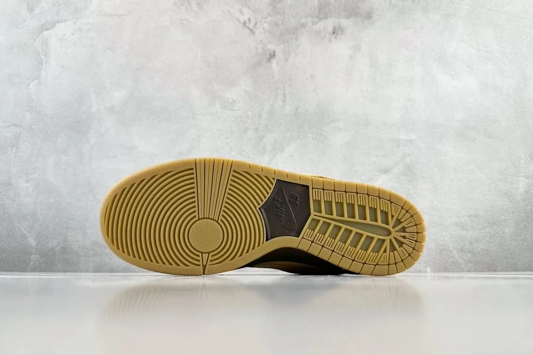 Nike SB Dunk Low Wheat Mocha Pro Sneakers — Photo 4