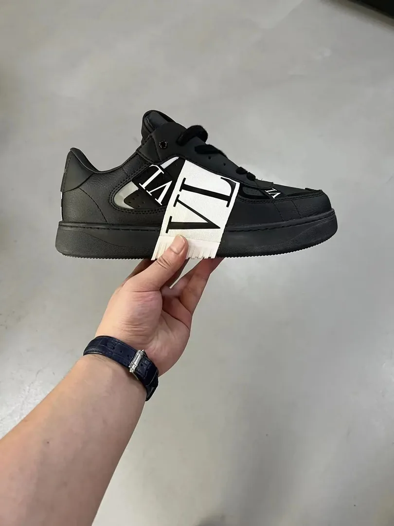 Amiri MA-1 White Sneakers — Photo 4