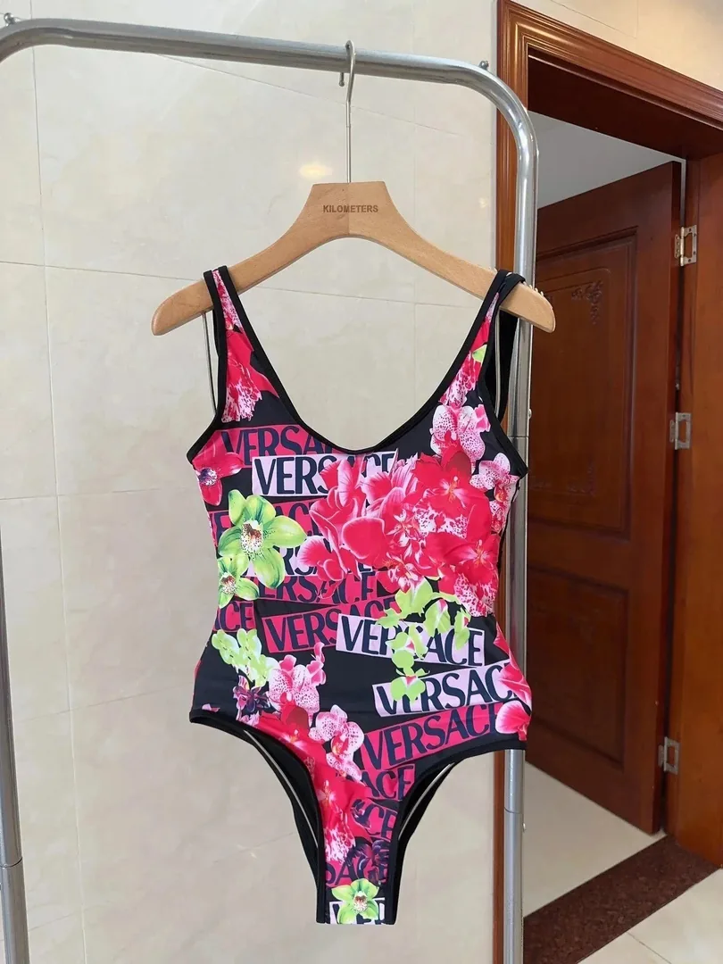 Swimsuit — Photo 6