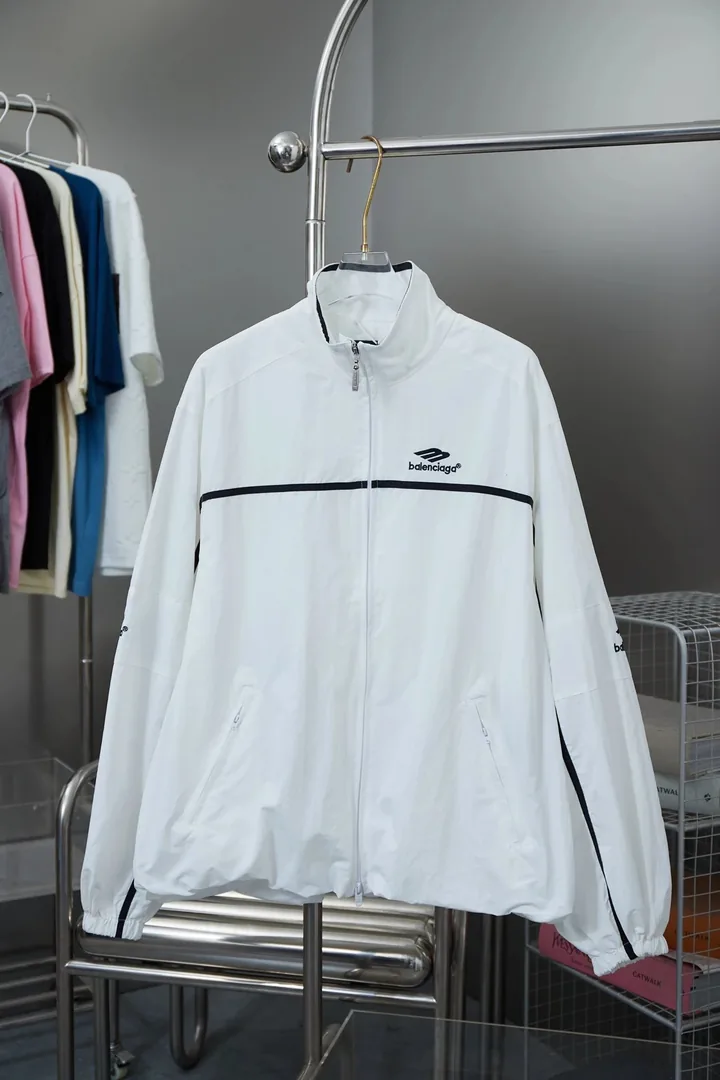 Windbreaker — QC