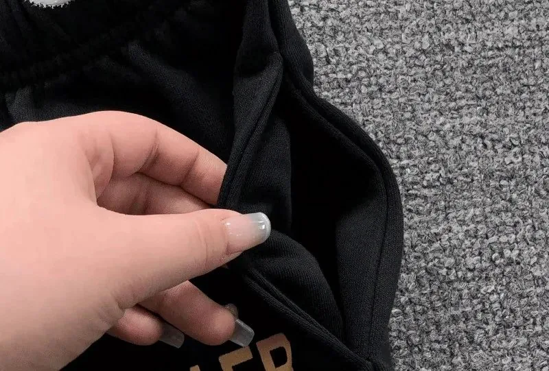 Sweatpants — Photo 9