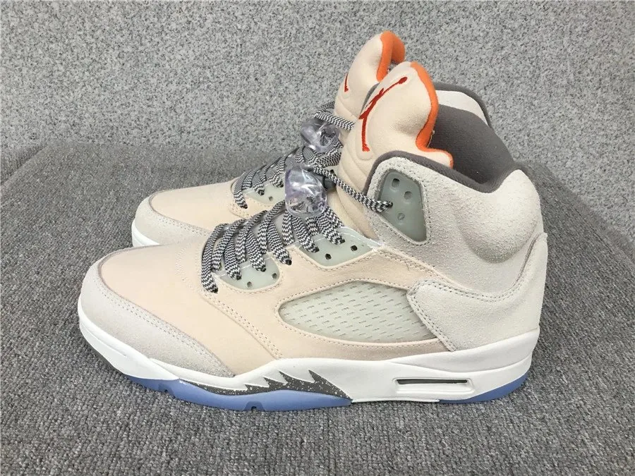 Jordan 5 White Court Sneakers — Photo 3