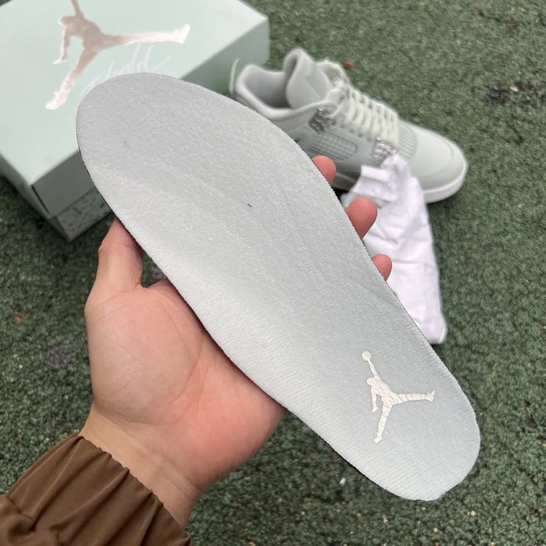 Air Jordan 4 Seafoam — photo 11