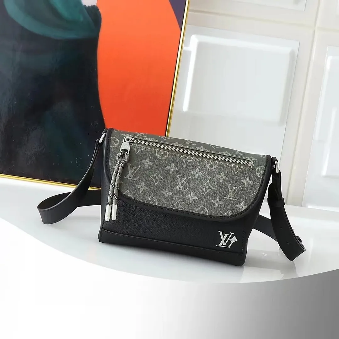 Louis Vuitton Leather Shoulder Bag