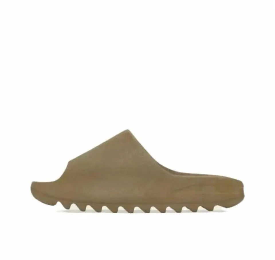 Yeezy Slides — photo 7