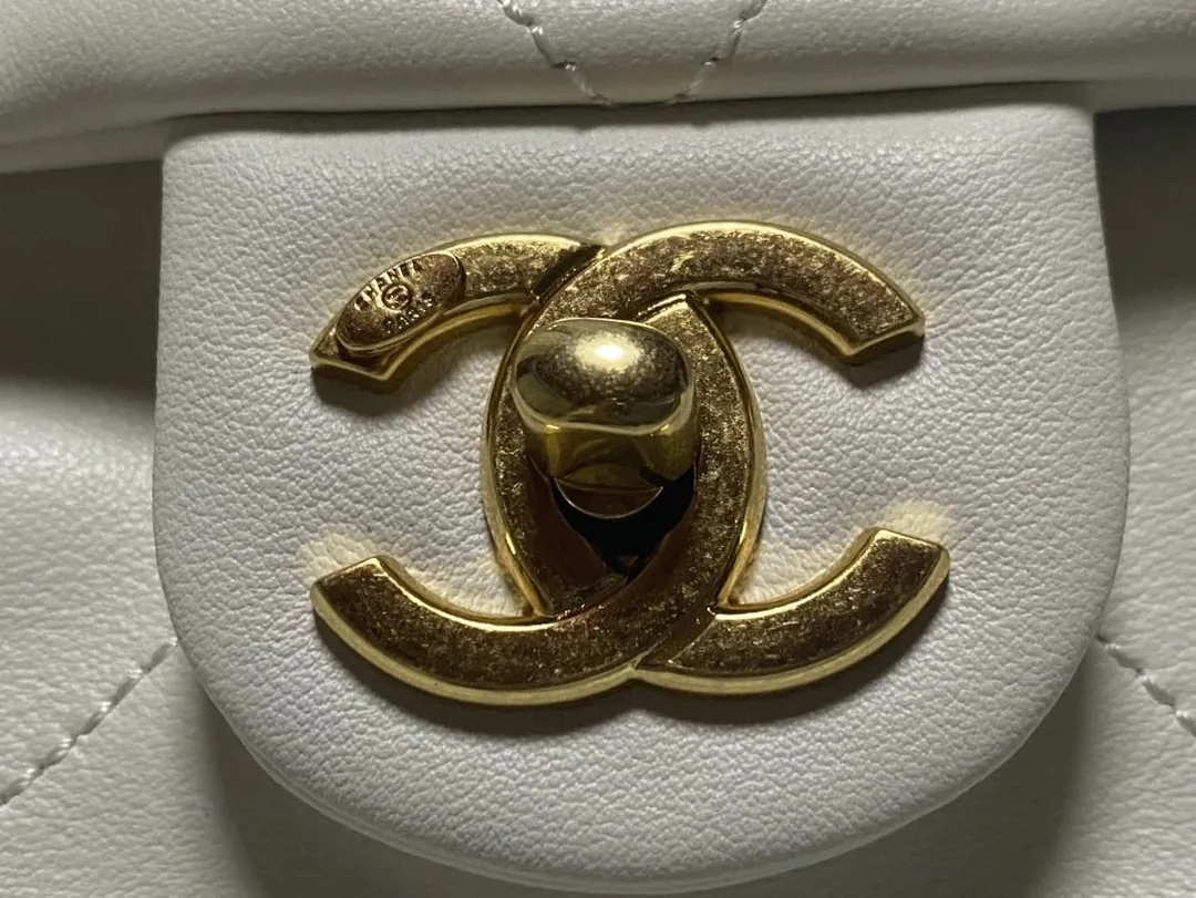 Chanel 25K Leather Hobo Bag — QC