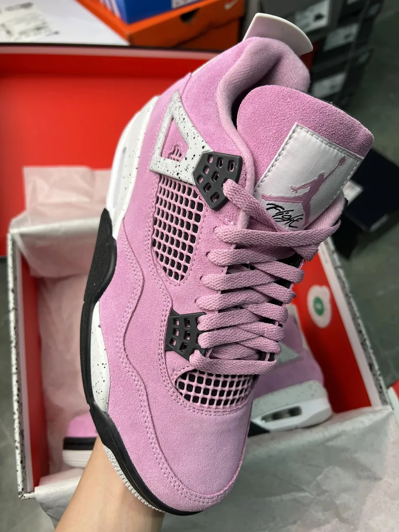 Air Jordan 4 Orchid — Photo 11