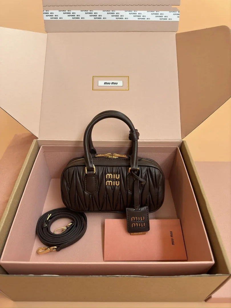 Leather Shoulder Bag — Zdjęcie 6