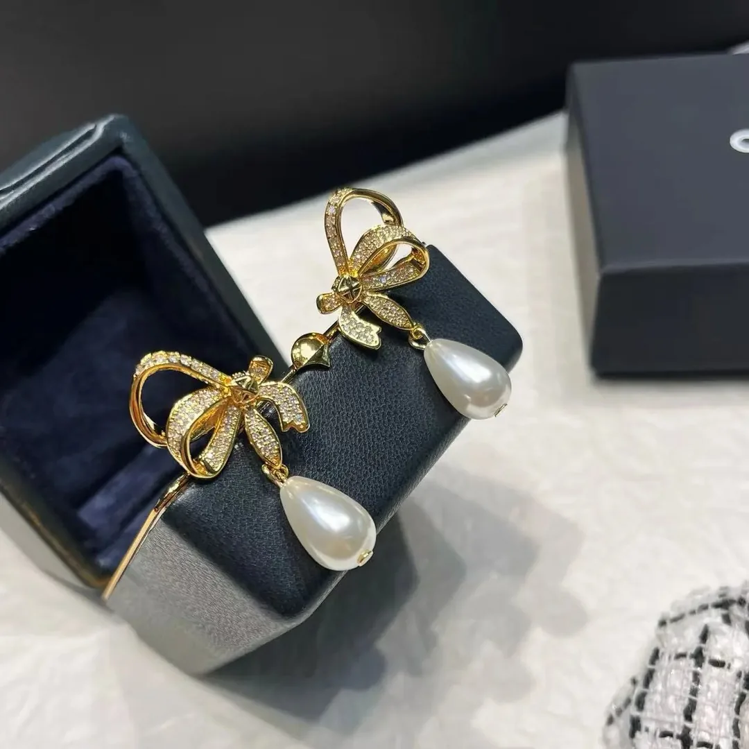 Silver Square Stud Earrings — photo 4