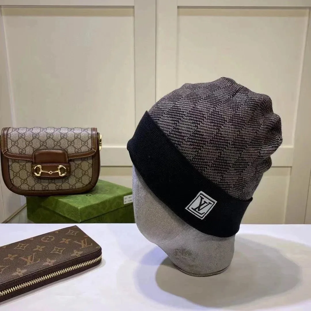 Louis Vuitton Monogram Knit Beanie Collection — Photo 5