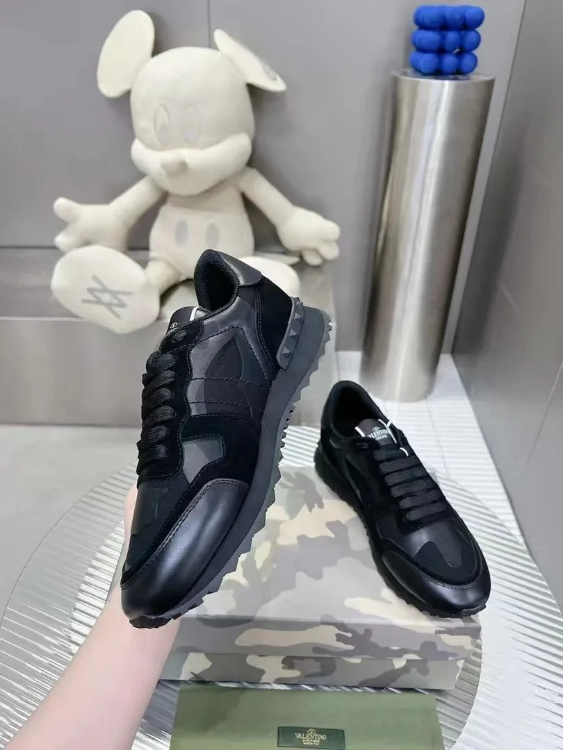 Valentino Rockrunner Black Sneakers — Photo 6