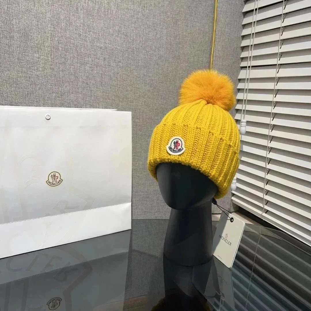 Moncler Logo Patch Pom Pom Beanie — Photo 13
