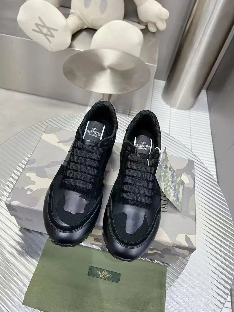 Valentino Rockrunner Black Sneakers — Photo 4