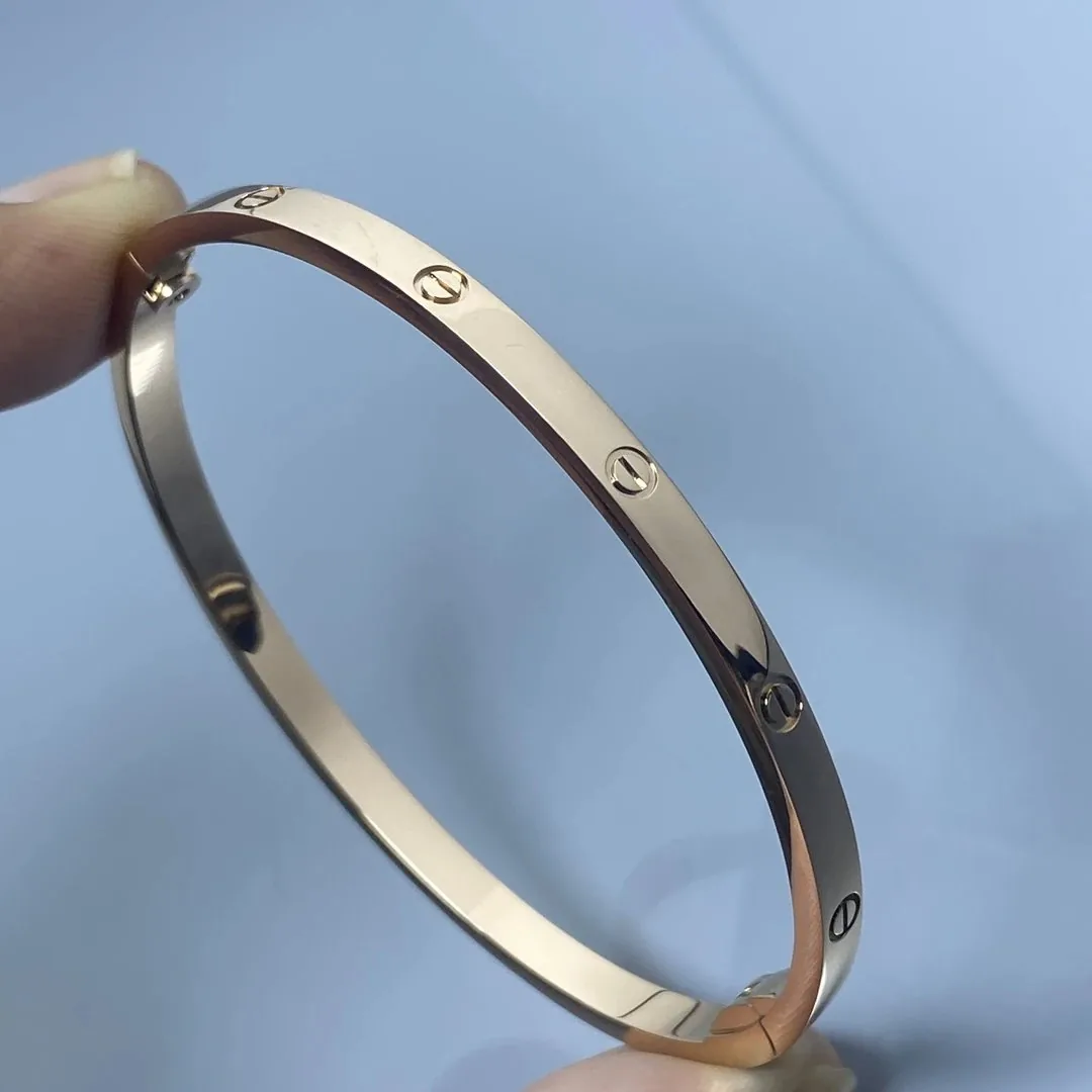 Slim Bracelet — QC