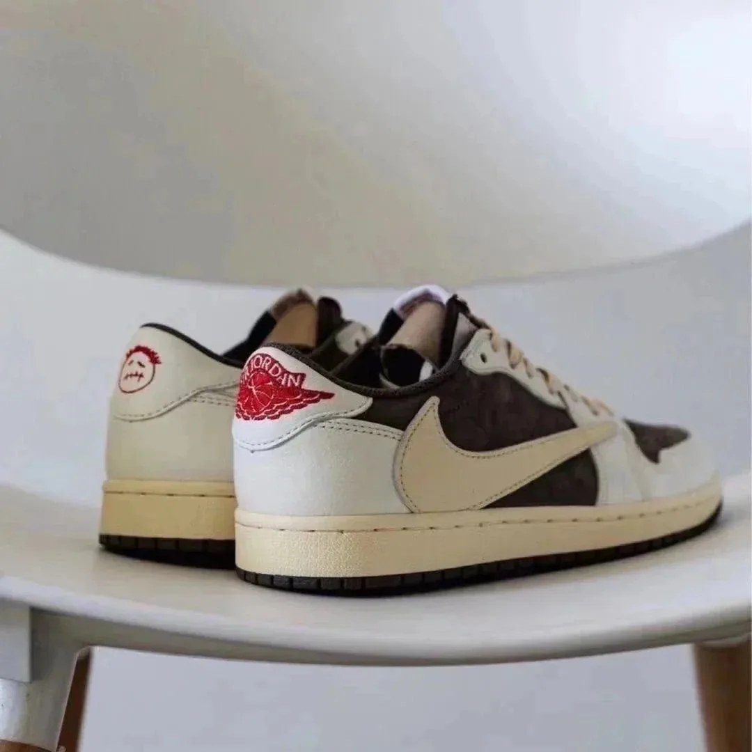 Jordan 1 Low Travis Scott Sneakers — photo 3