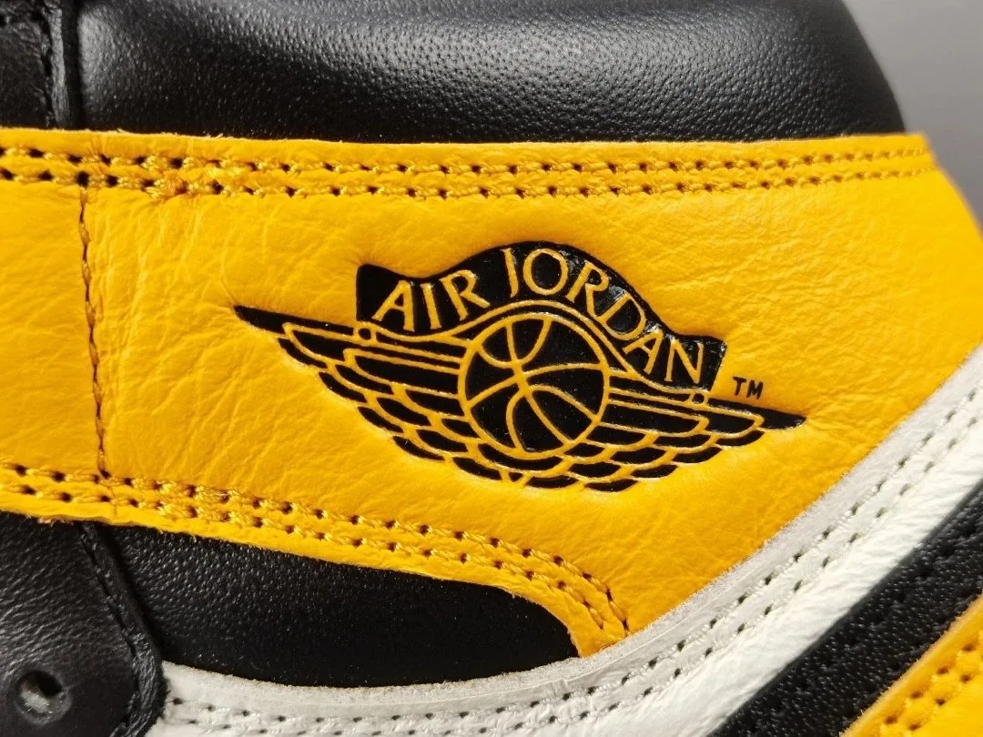 Air Jordan 1 High Taxi — Photo 10