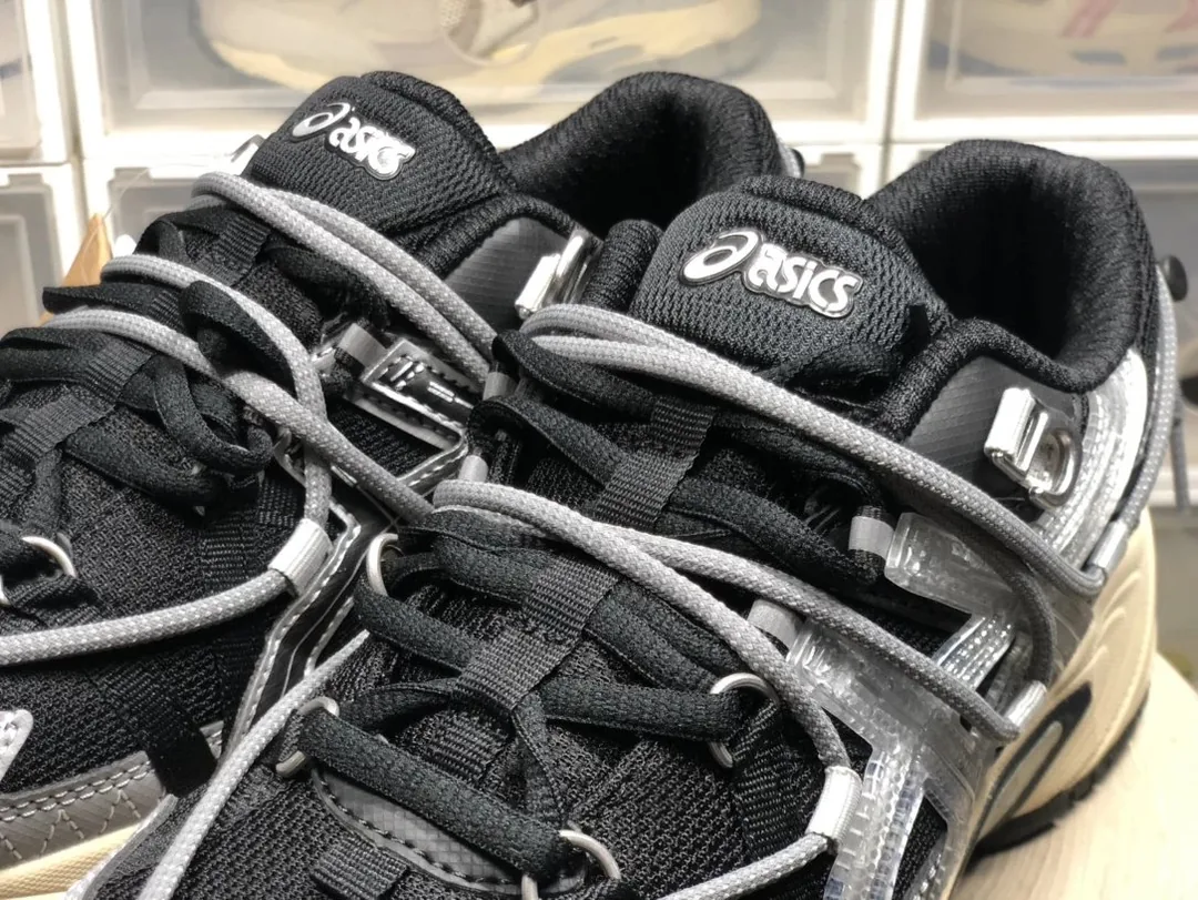 Asics Gel-Kahana Camo Trail Runners — Photo 5