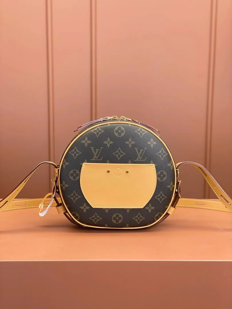 Louis Vuitton Monogram Shoulder Bag — photo 8