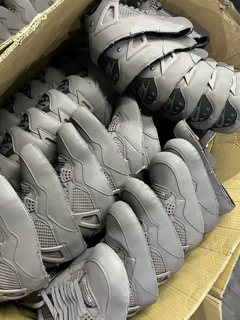 Air Jordan 4 Multicolor Sneakers — Photo 9
