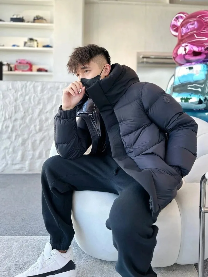 Black Warm Padded Jacket — Photo 7