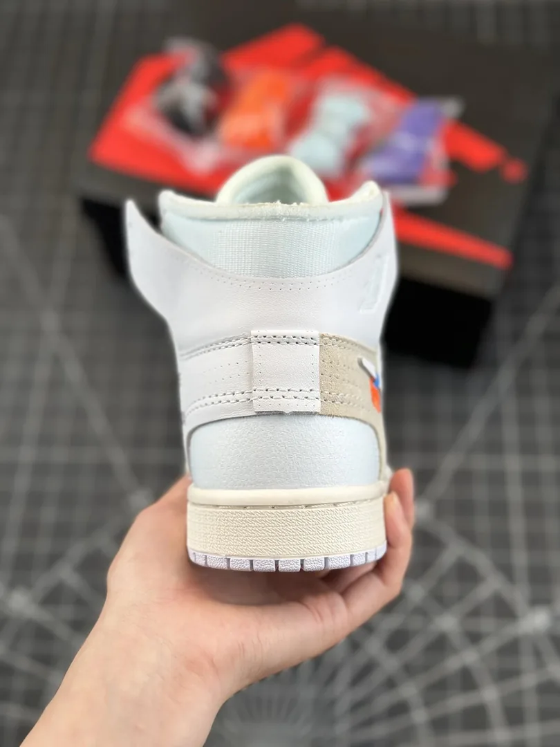 Off-White Air Jordan 1 High — Photo 8