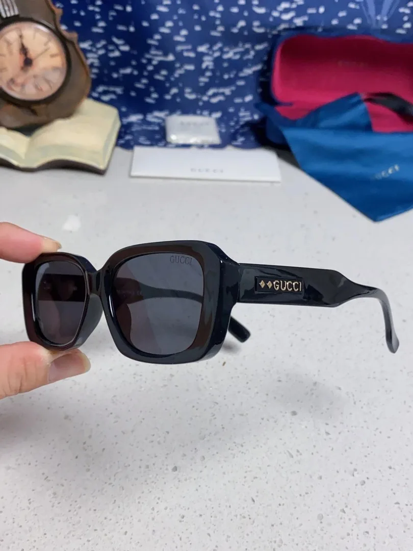 Accessory — Photo 6