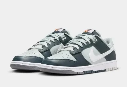 Nike Dunk Low Green Black Top Sneakers