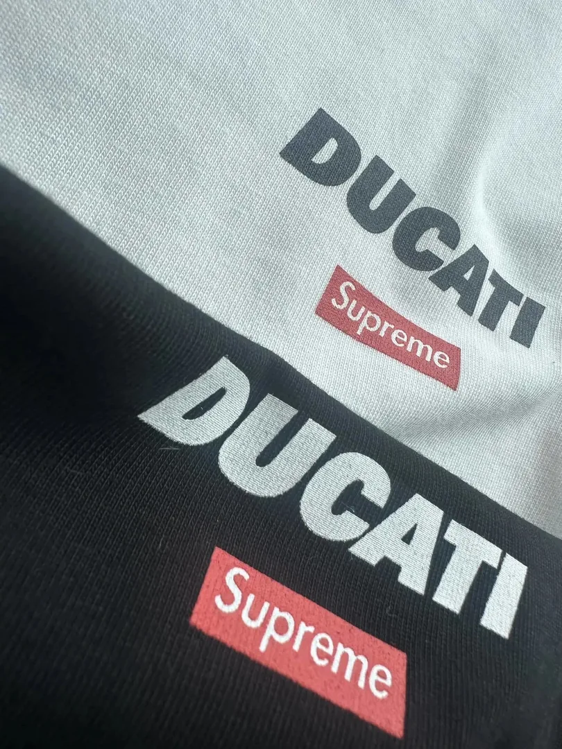 Logo Print Short-Sleeve Tee — Photo 12