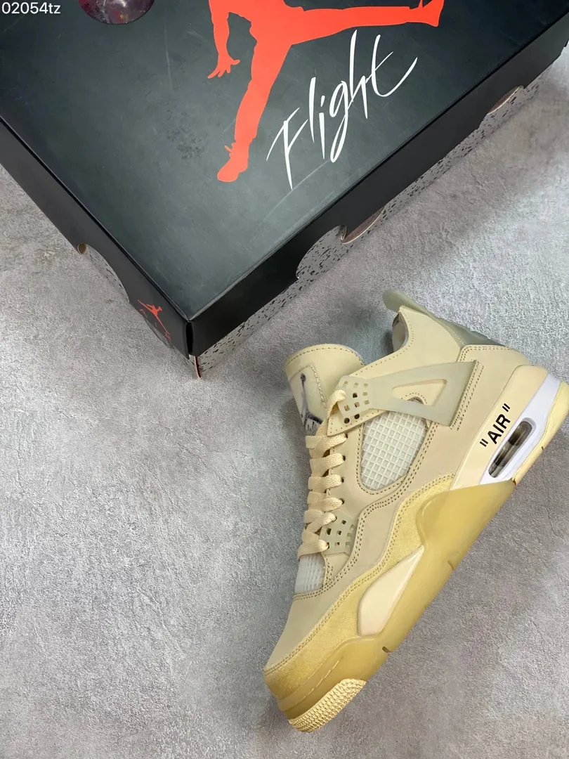 Air Jordan 4 Off-White — photo 11