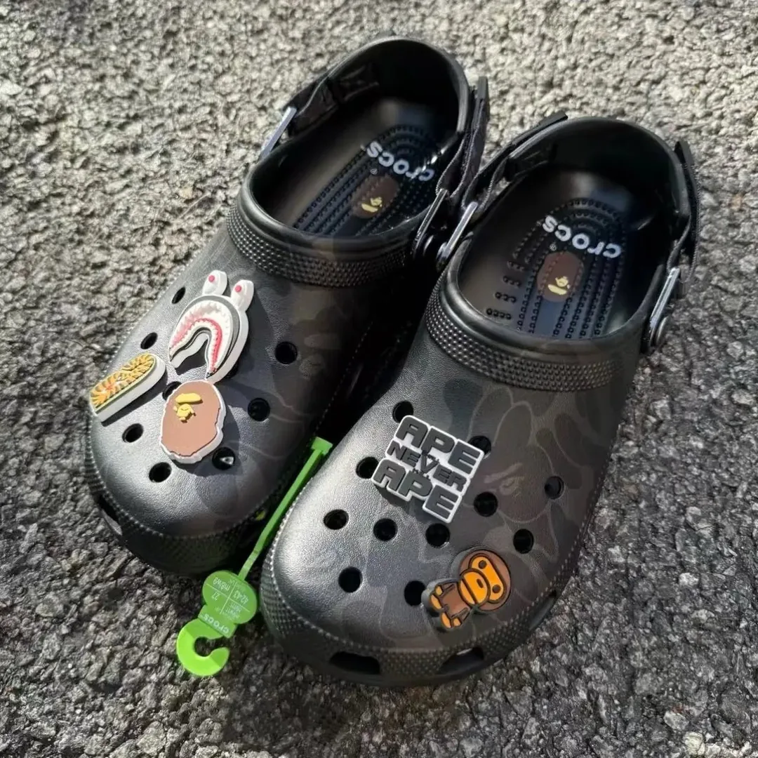 Black Clogs — Photo 2