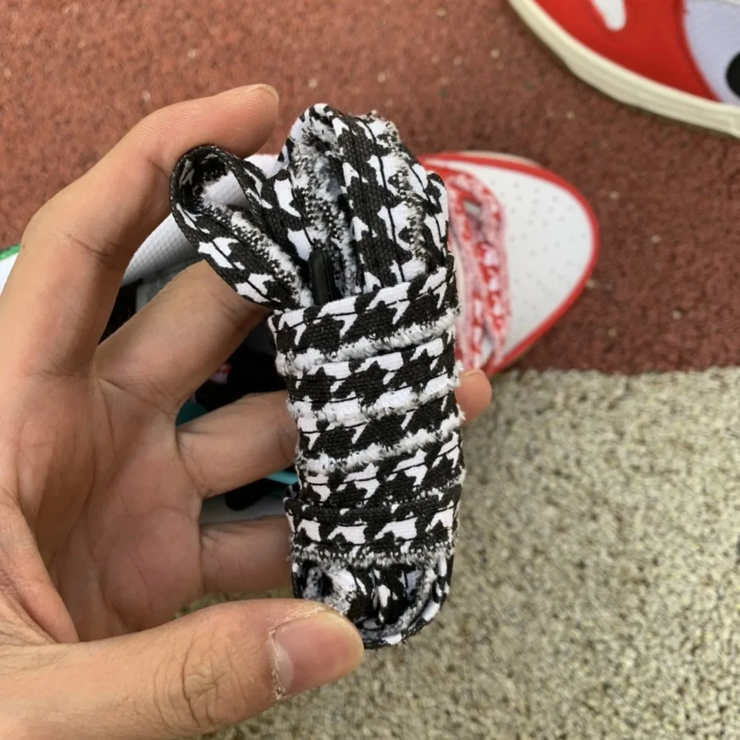 Nike Dunk Low SB Habibi Top Sneakers — photo 12