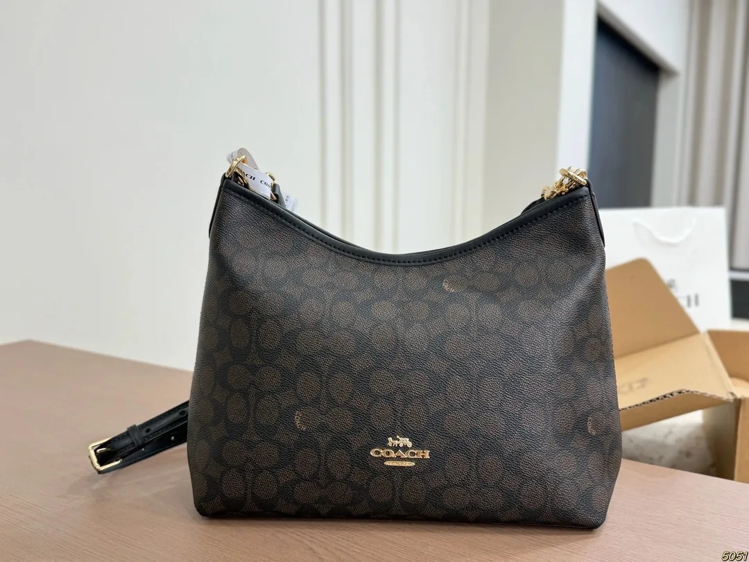 Coach Underarm Shoulder Bag — QC