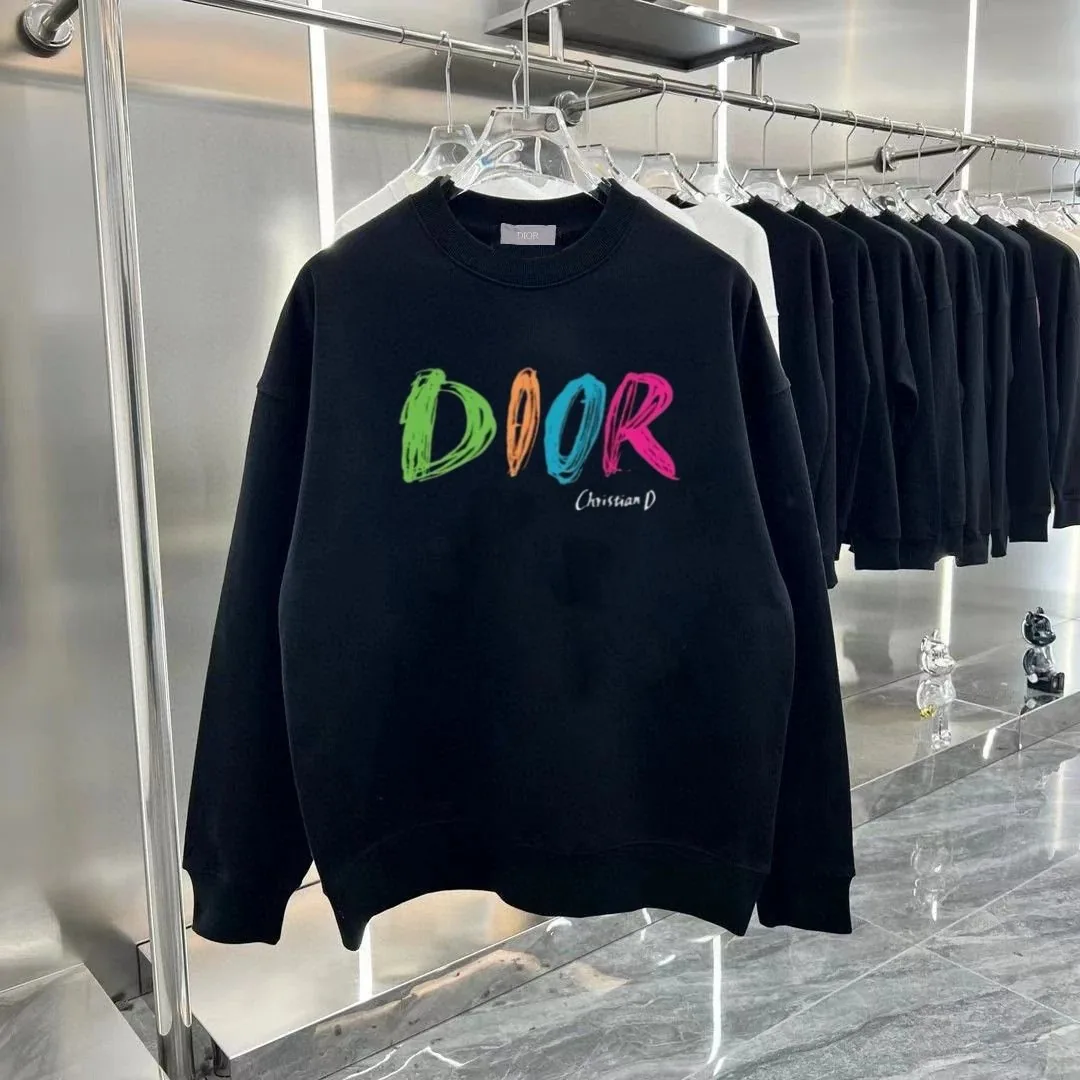 Loose Sweatshirt — Photo 8