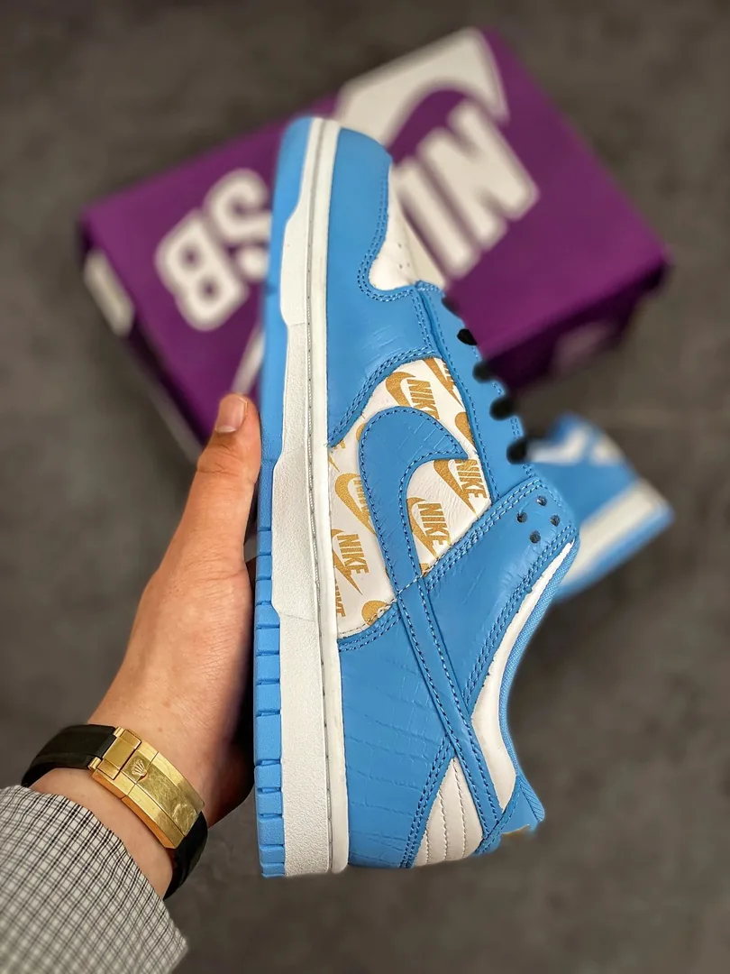 Nike SB Dunk Low Supreme Collaboration Sneakers — QC