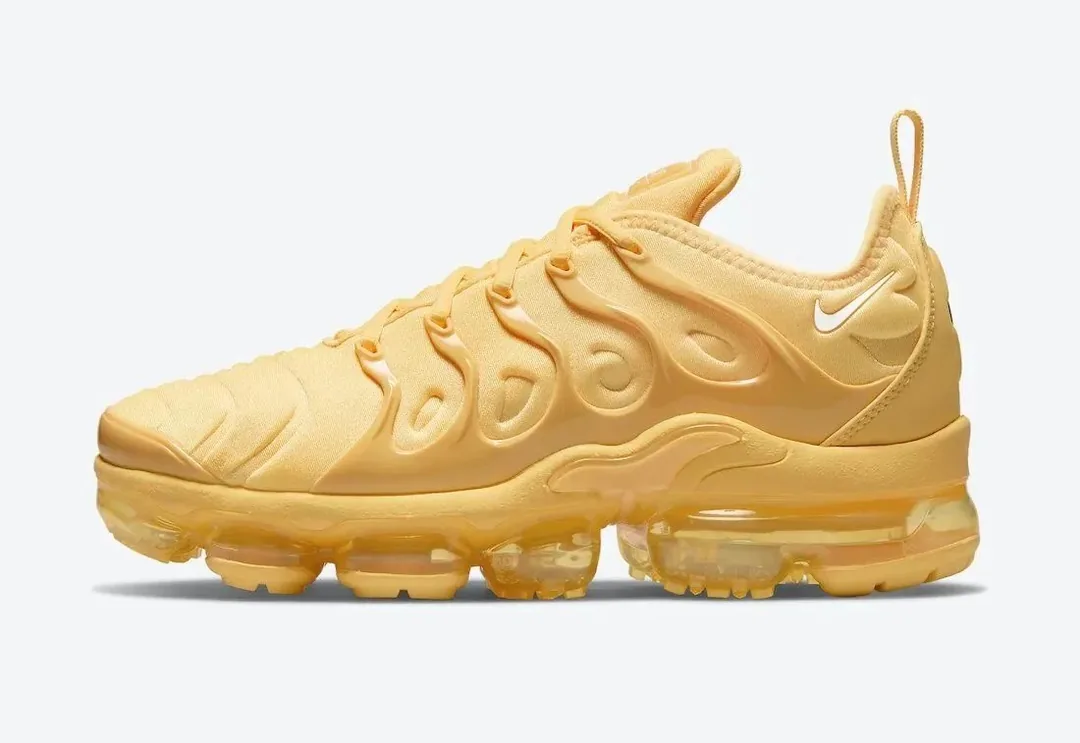 Nike Air VaporMax Plus Mesh Cushion Platform Sneakers — Photo 3