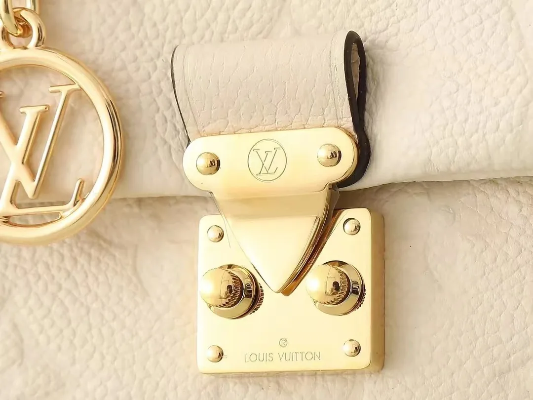 Louis Vuitton Handbag — photo 4