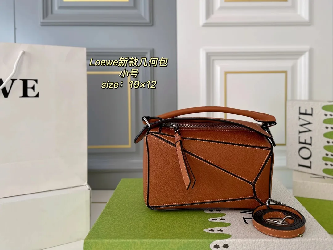 Loewe Puzzle Edge Leather Bag — Photo 13