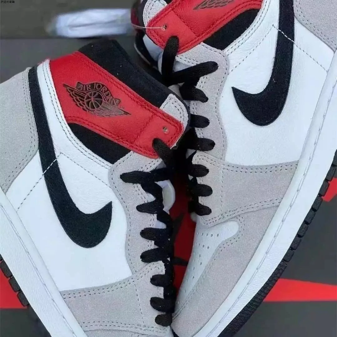 Air Jordan 1 High Smoke Grey — Photo 9