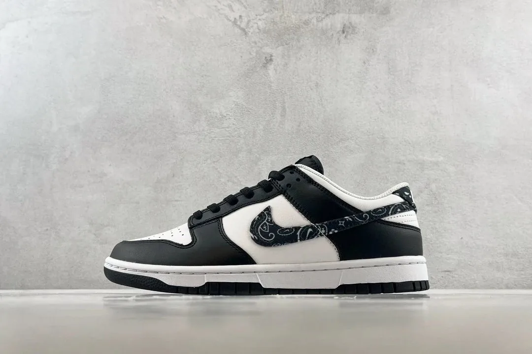Nike SB Dunk Low Travis Scott Lace-Up Runners — Photo 11