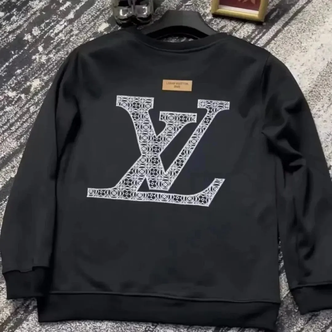 Louis Vuitton LV Logo Crewneck Sweatshirt Collection — photo 10
