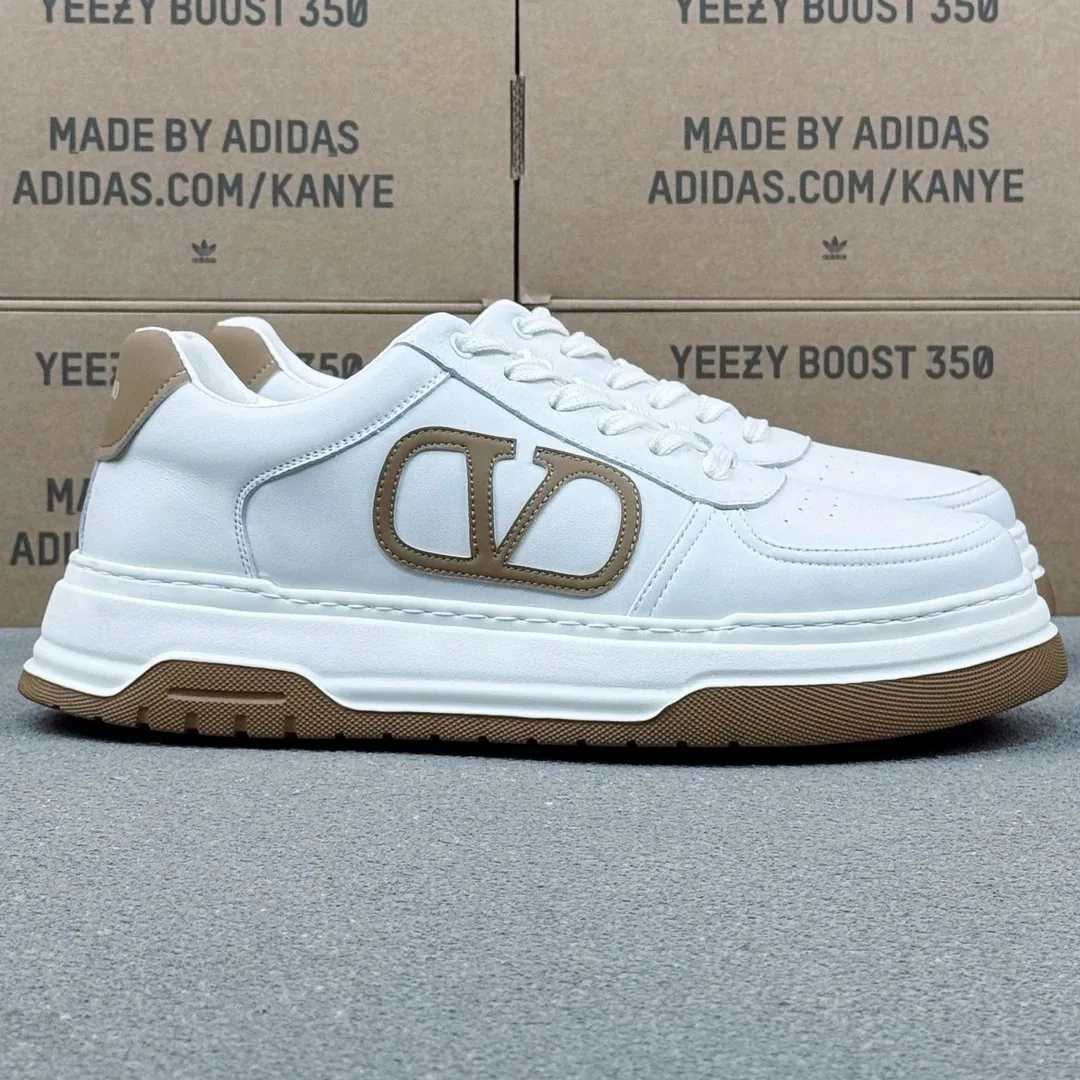 Valentino Rockstud White Platform Sneakers — Photo 13