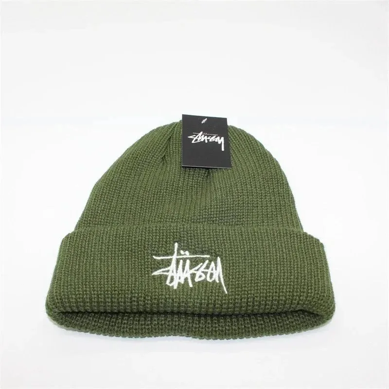 Script Logo Embroidered Beanie — Photo 12