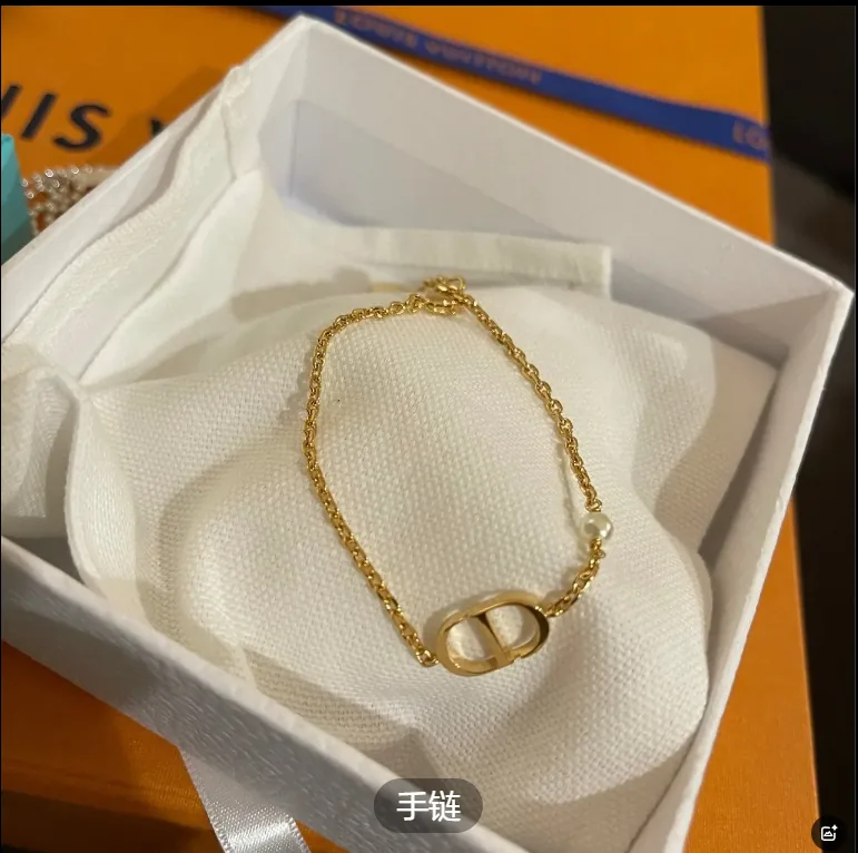 Gold Pearl Necklace And Bracelet — photo 6