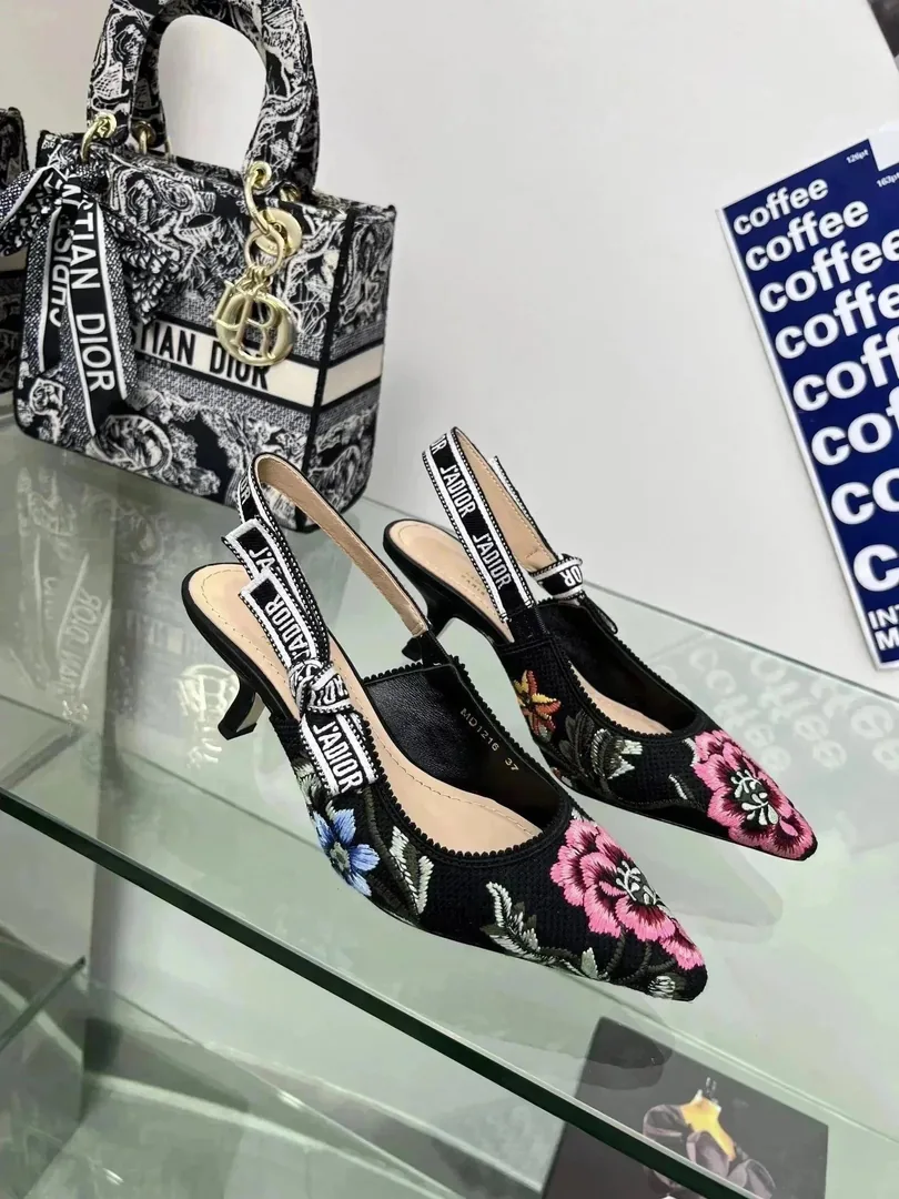 High Heels — Photo 15
