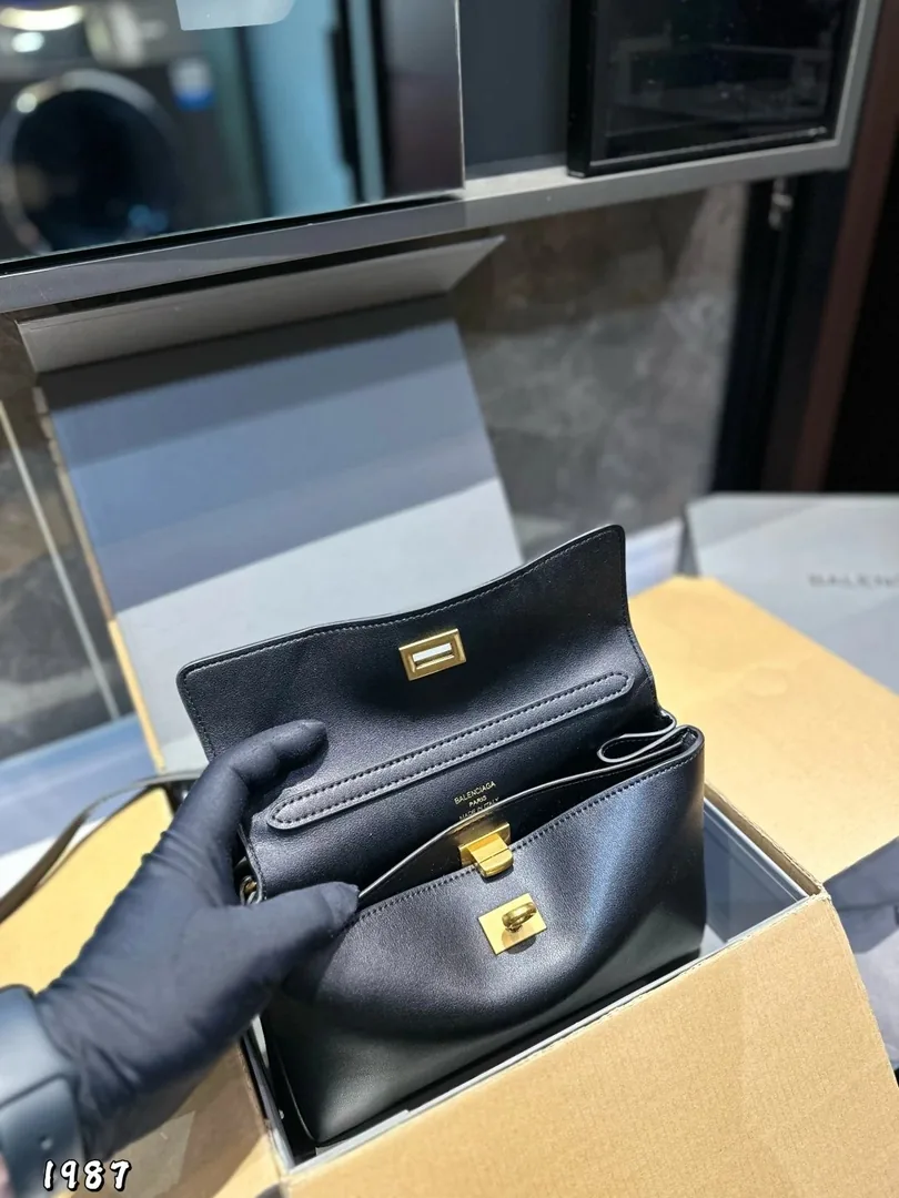 Balenciaga Rodeo Mini Leather Bag — Photo 13