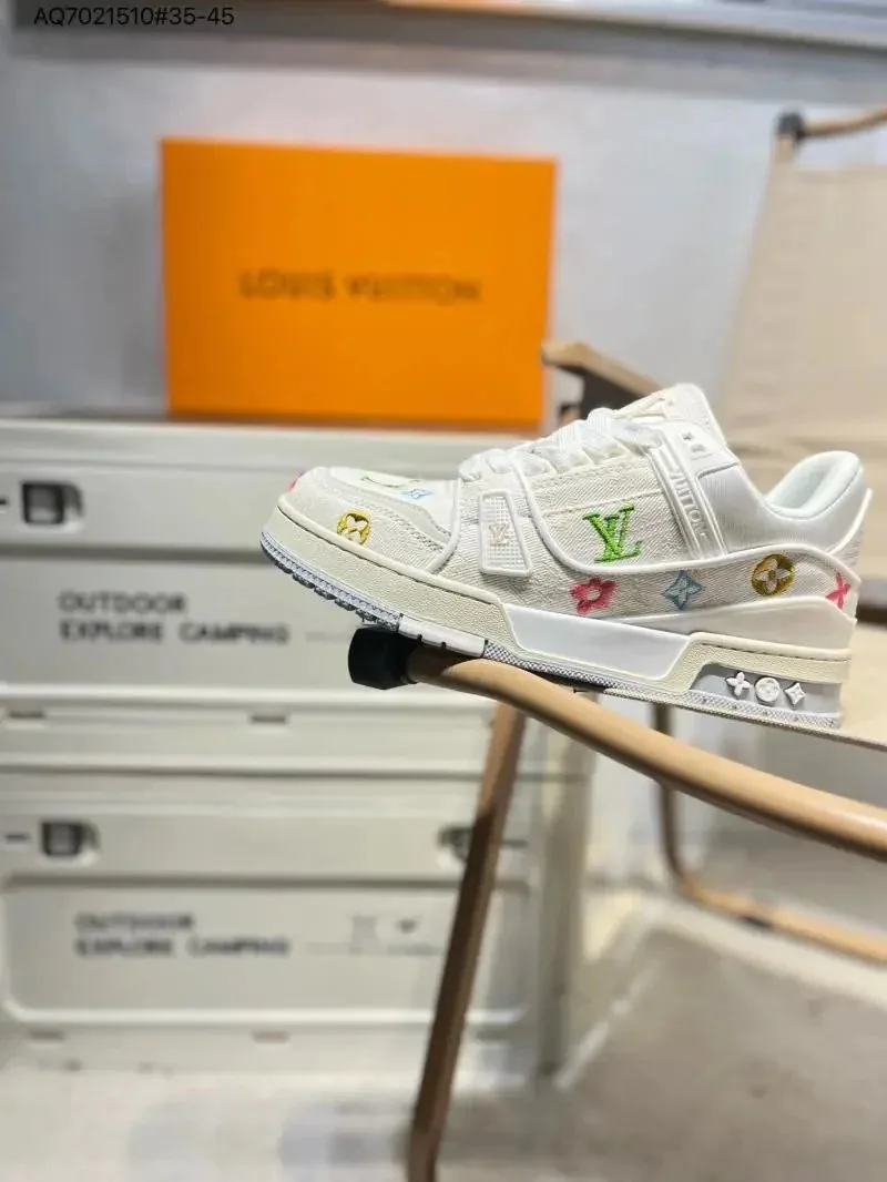 Louis Vuitton LV Trainer Low-Top Lace-Up Trainers — Photo 11