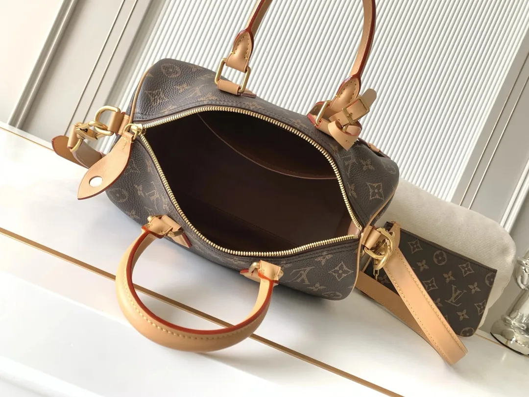 Louis Vuitton Speedy Bandouliere 30 Bag — Photo 8