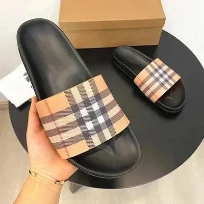 Streetwear Slides — QC