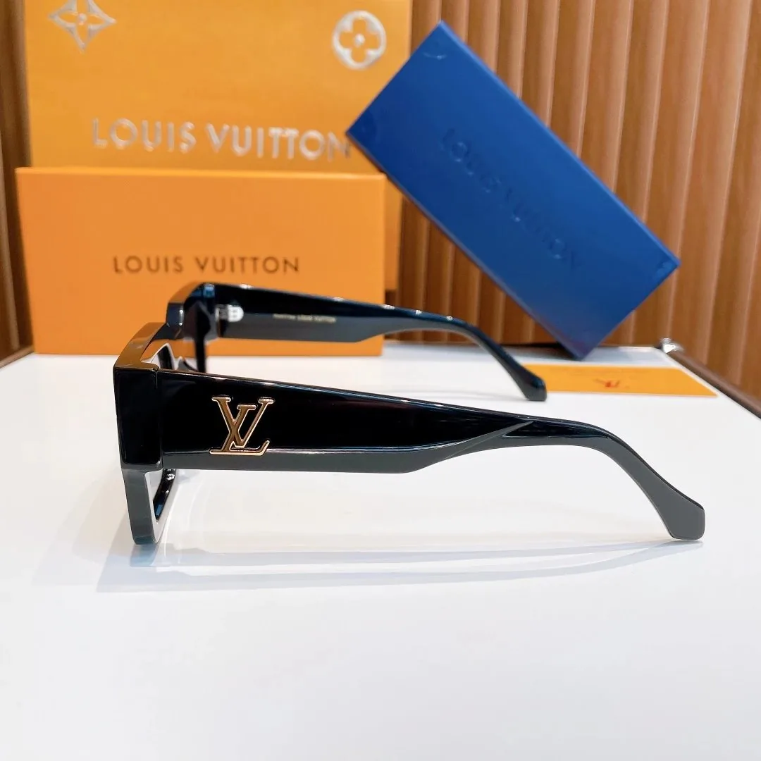 Runway Sunglasses — QC