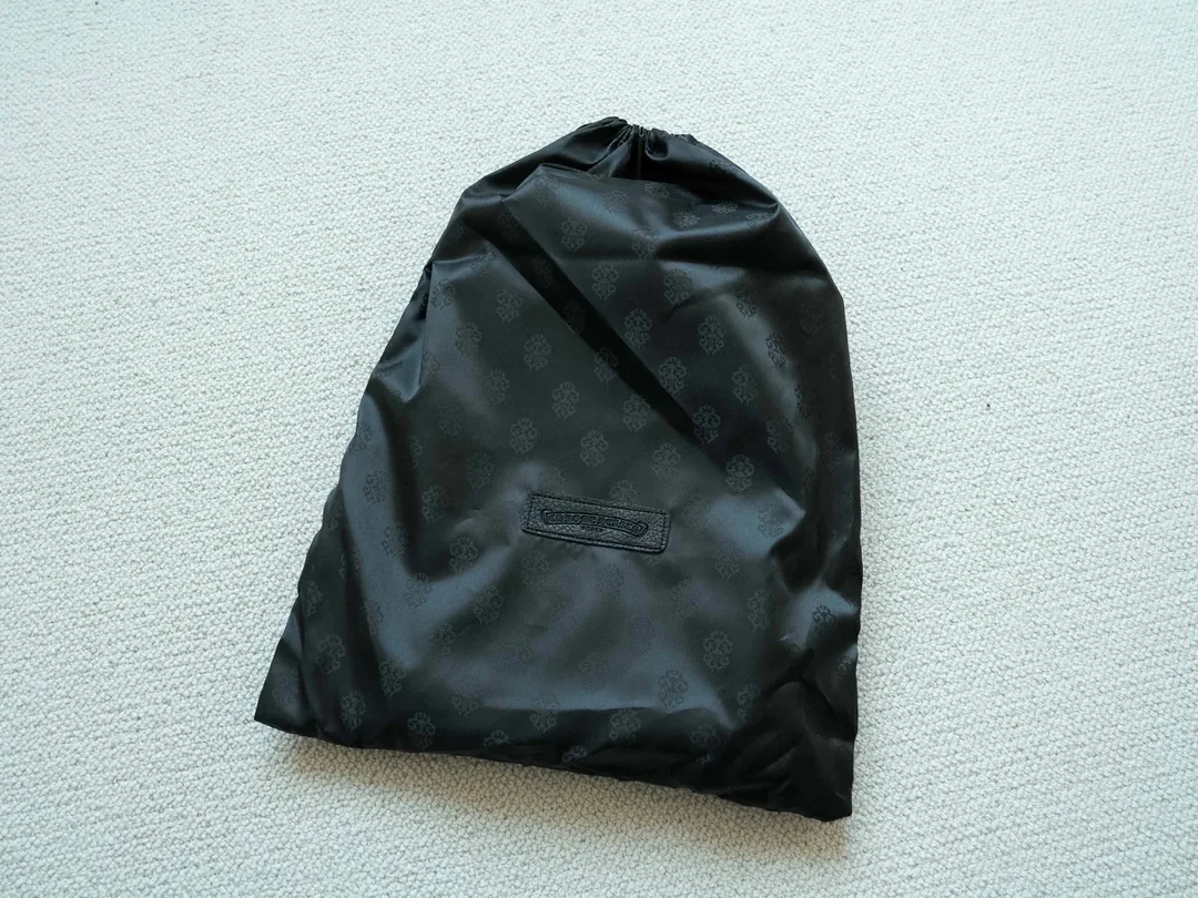 Chrome Hearts Cemetery Cross Crossbody Bag — photo 4